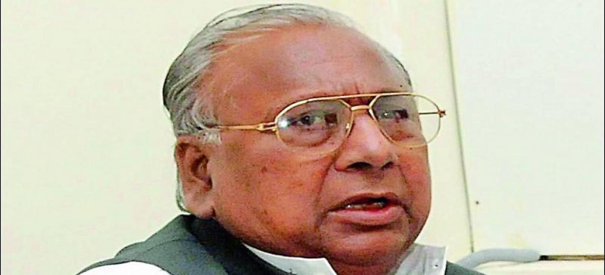 Congress leader V Hanumantha Rao flays KCR over land survey